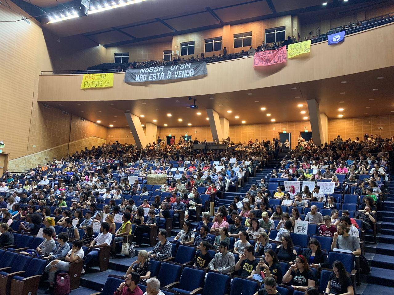 Reitor Paulo Burmann aprova minuta sobre Future-se sem ouvir destaque de conselheira