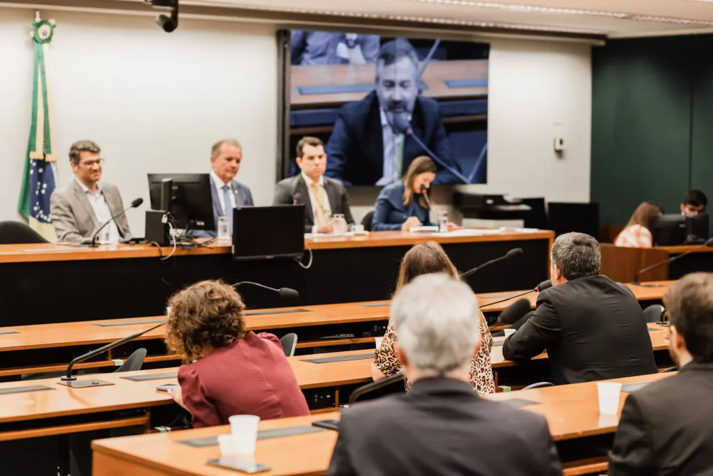 “É fundamental que o Brasil seja reconstruído a partir do serviço público valorizado”, defende presidente da Servir Brasil, André Figueiredo