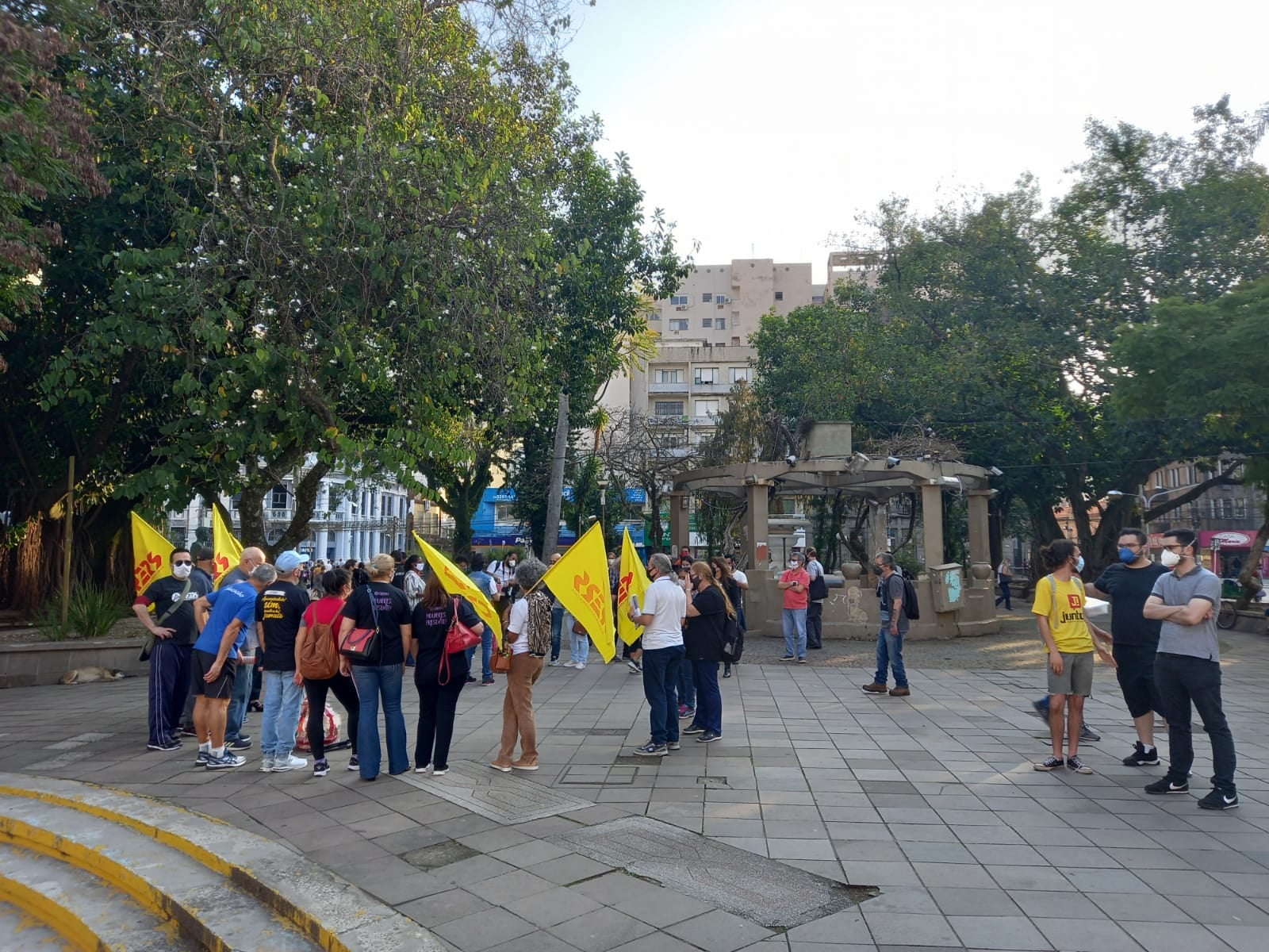 Trabalhadores e Trabalhadoras Públicas cogitam greve por tempo indeterminado se estabilidade for extinta