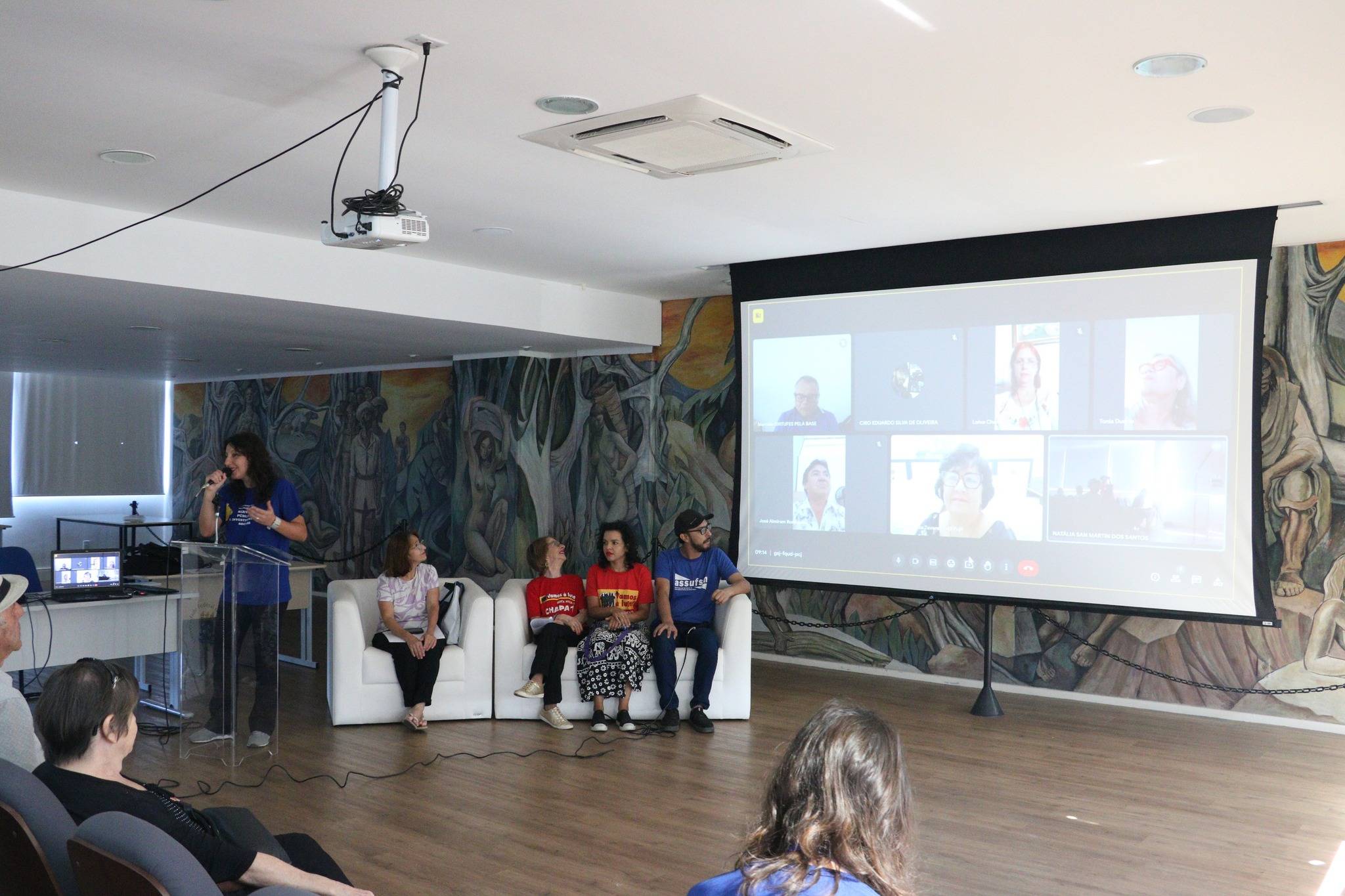 Assufsm realiza Atividade de Mobilização do estado de greve no dia Nacional dos(as) Aposentados(as)