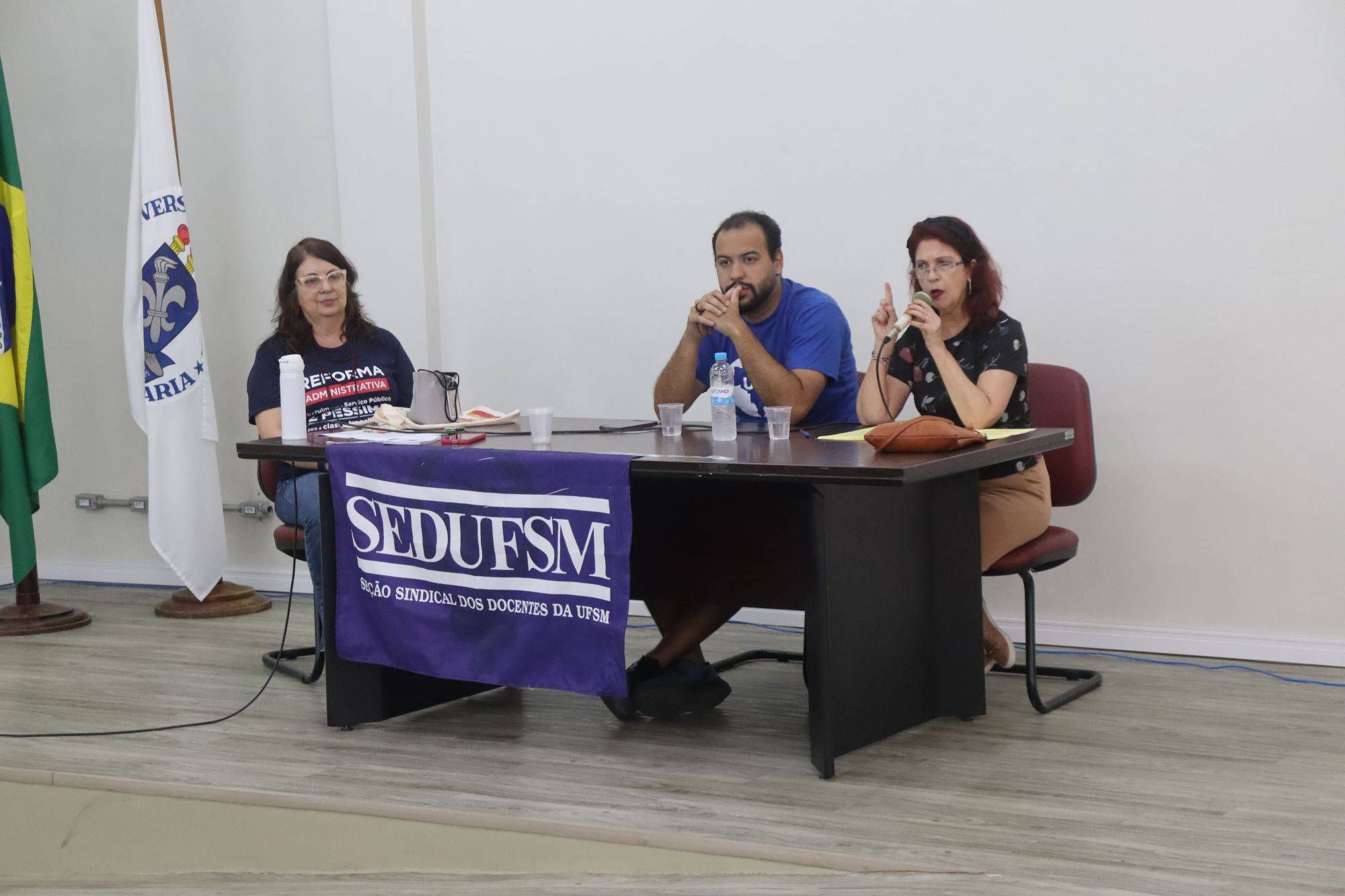Assufsm participa de plenária da Sedufsm contra a Reforma Administrativa, na UFSM