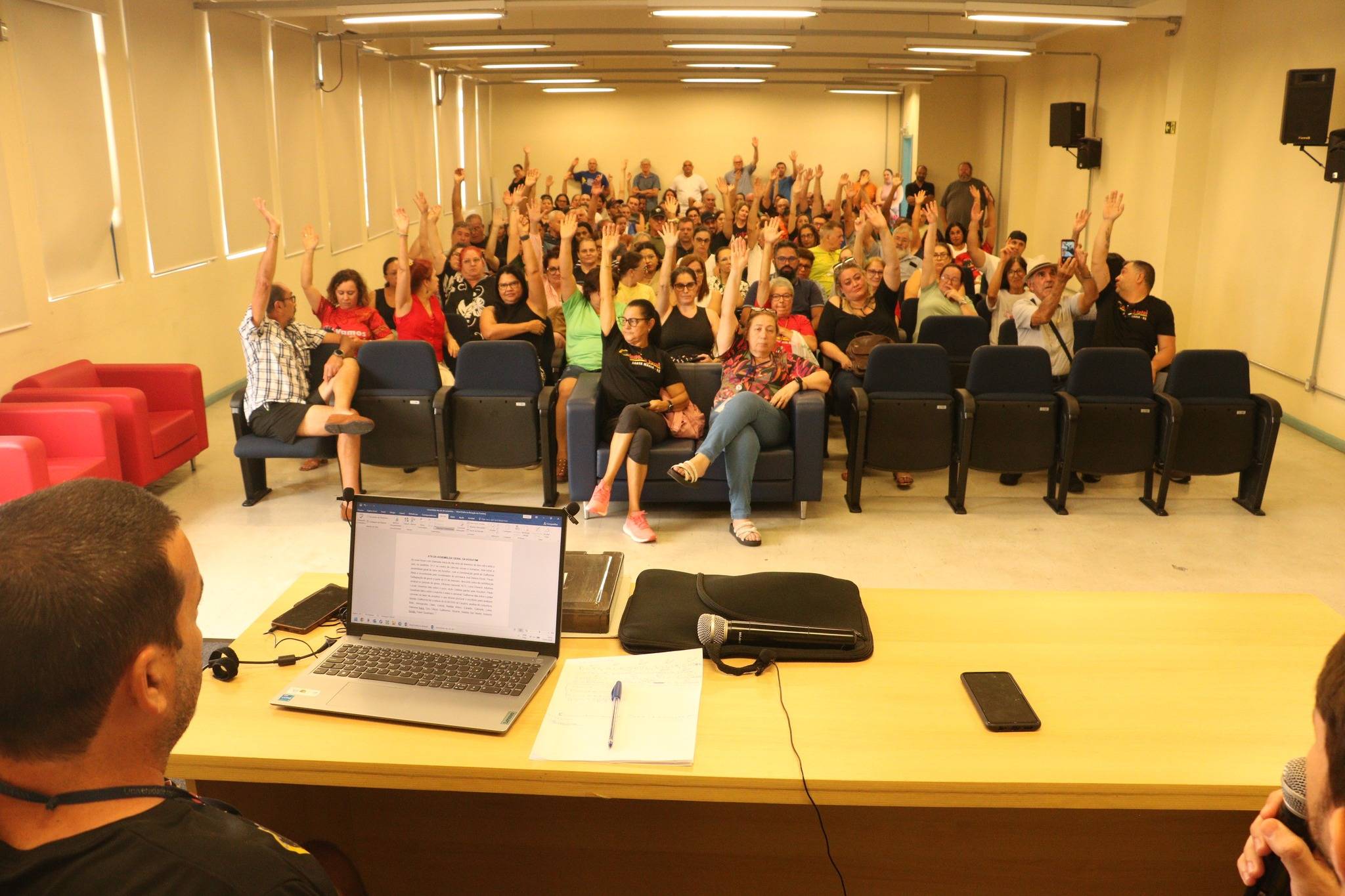 Assembleia aprova deflagração de greve a partir de 23 de fevereiro