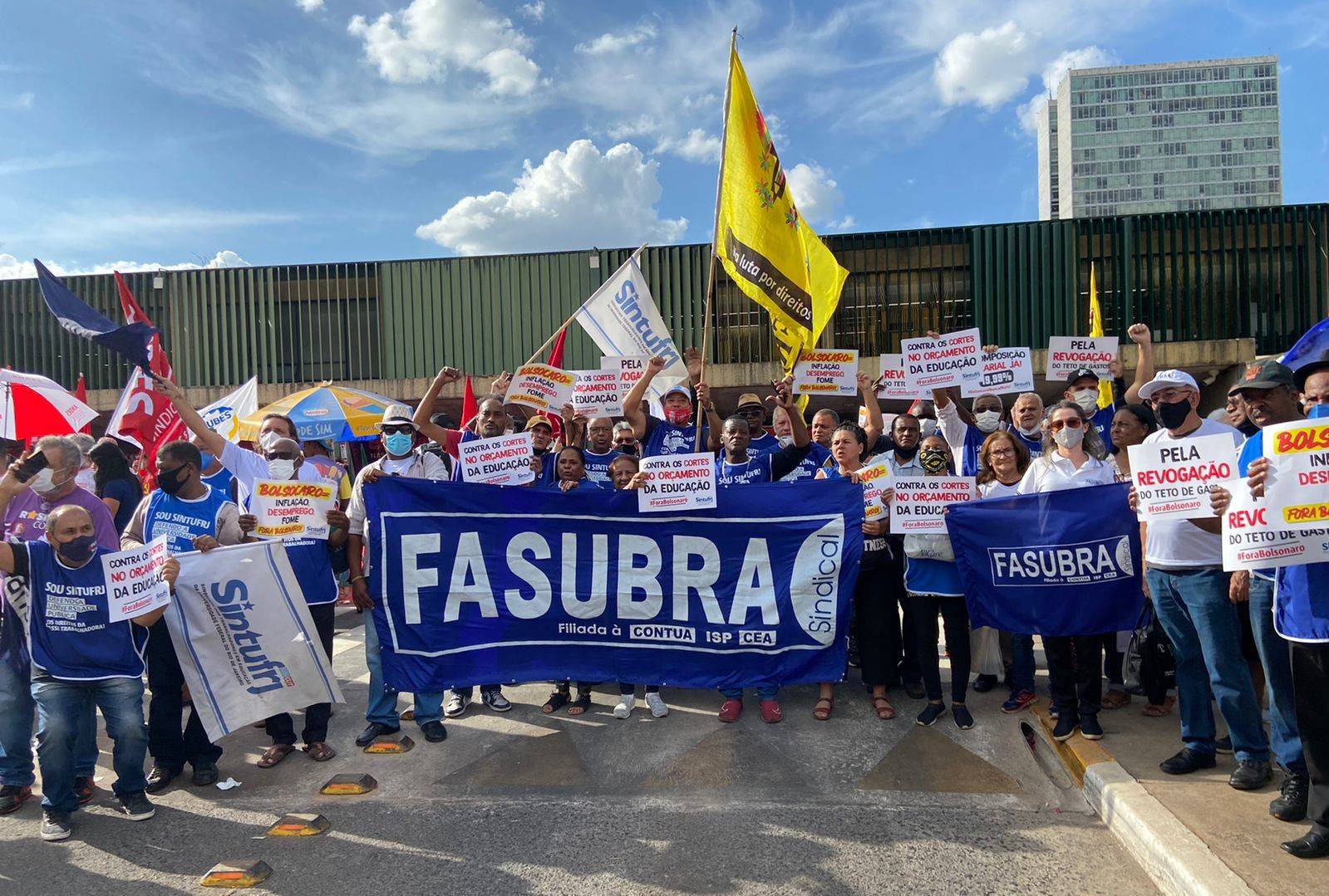 Novela e descaso com a educação: em 6h, governo desbloqueia e bloqueia novamente recursos do MEC