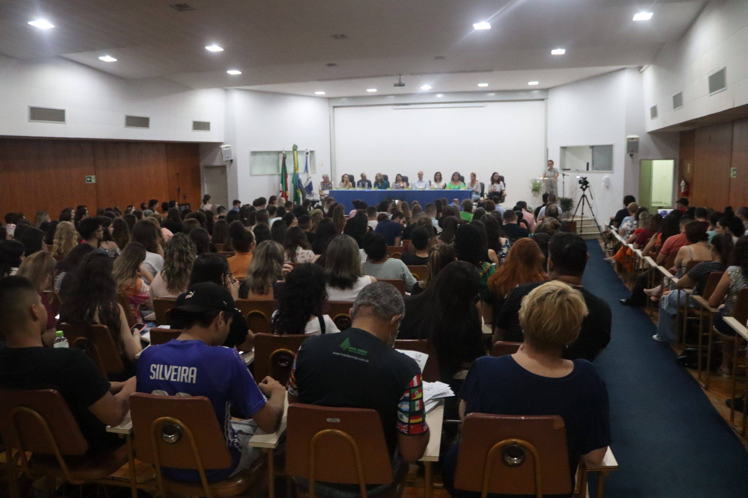Pré-Conferência de Saúde da UFSM reúne mais de 300 inscritos para debater políticas do SUS
