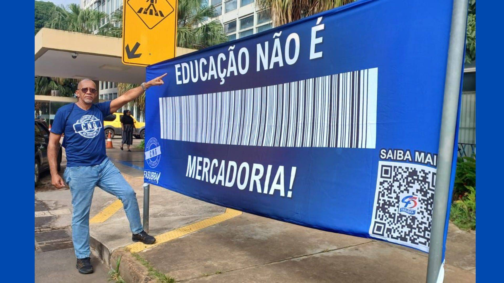 Comando Nacional de Greve da FASUBRA participa de mais um ato unificado no Ministério da Educação