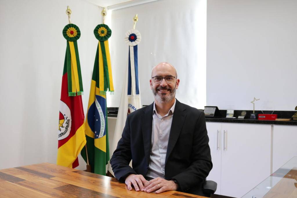 Reitor da UFSM participa de reunião com Presidente da República