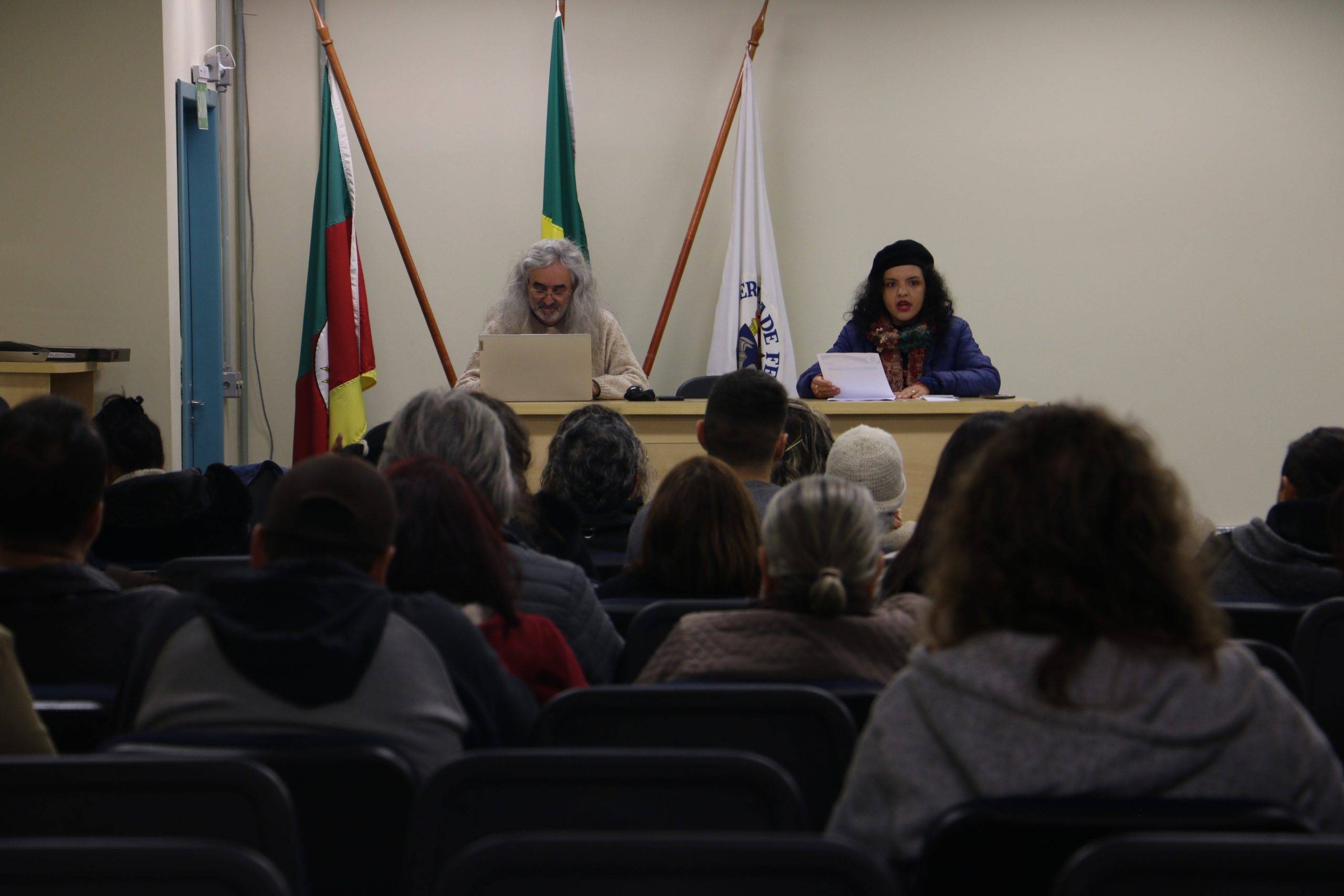 Em Assembleia, categoria recebe informes nacionais e define representação para Plenária da Fasubra