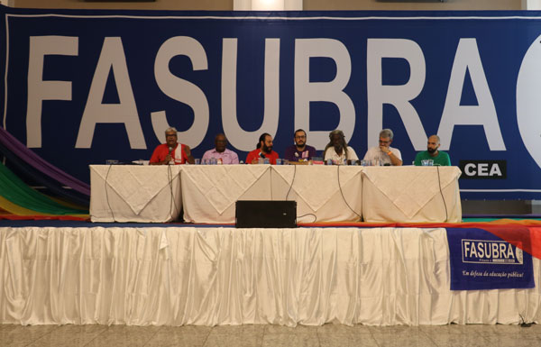 Assufsm no Confasubra: 3º dia de Congresso é de intensa discussão sobre democracia e educação