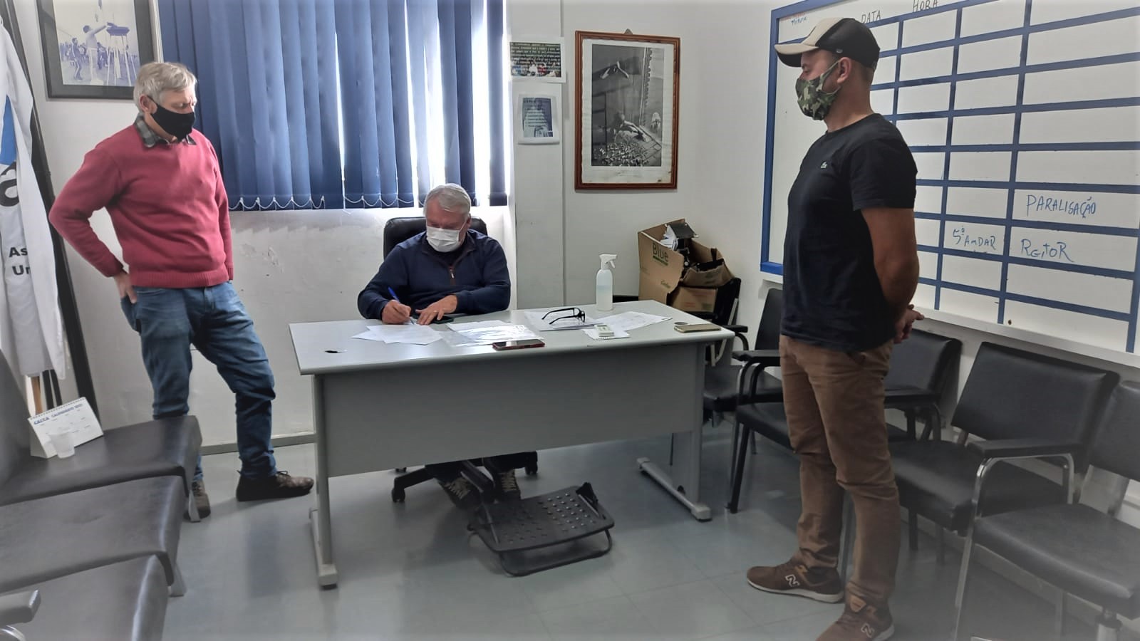 Assufsm assina contrato de obras na Sede Campestre