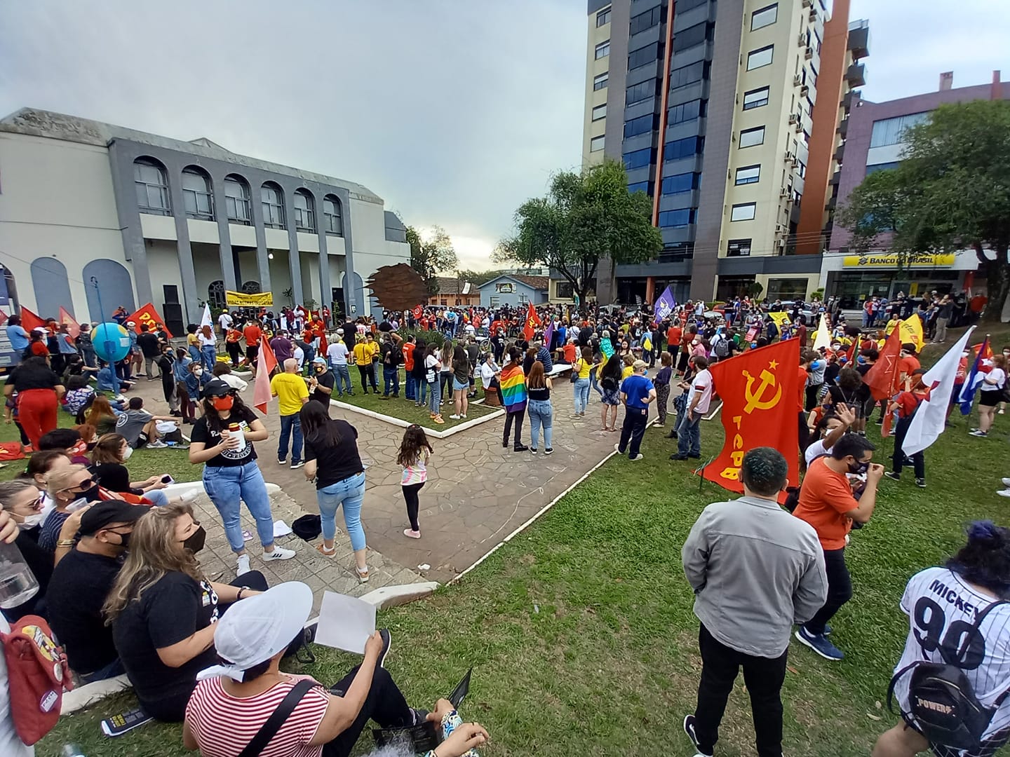 Atos de Fora Bolsonaro ecoaram em todo o país