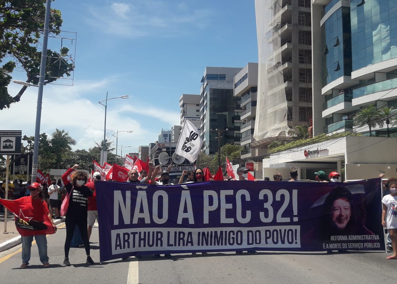 Mobilizações contra a PEC 32 só encerram com o recesso parlamentar, afirma Federação