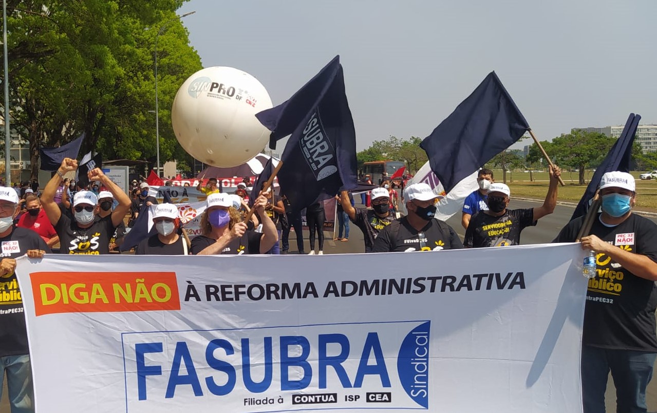 Servidoras e servidores mantém agenda de protestos contra a PEC 32