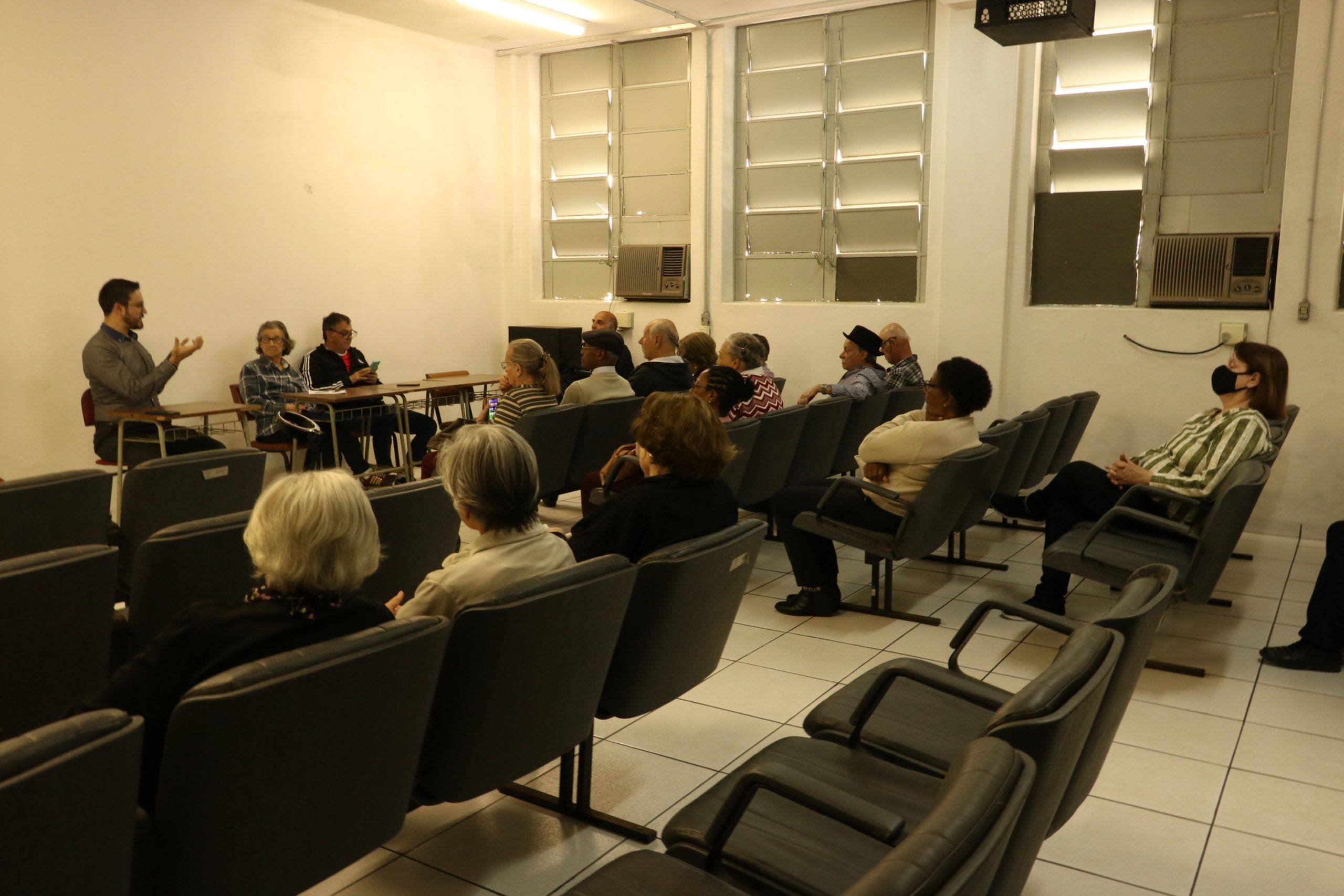 GT Assuntos de Aposentadoria e Pensão debate pautas jurídicas, alerta para golpes e esclarece pontos sobre a Reforma Administrativa e MP 1.119