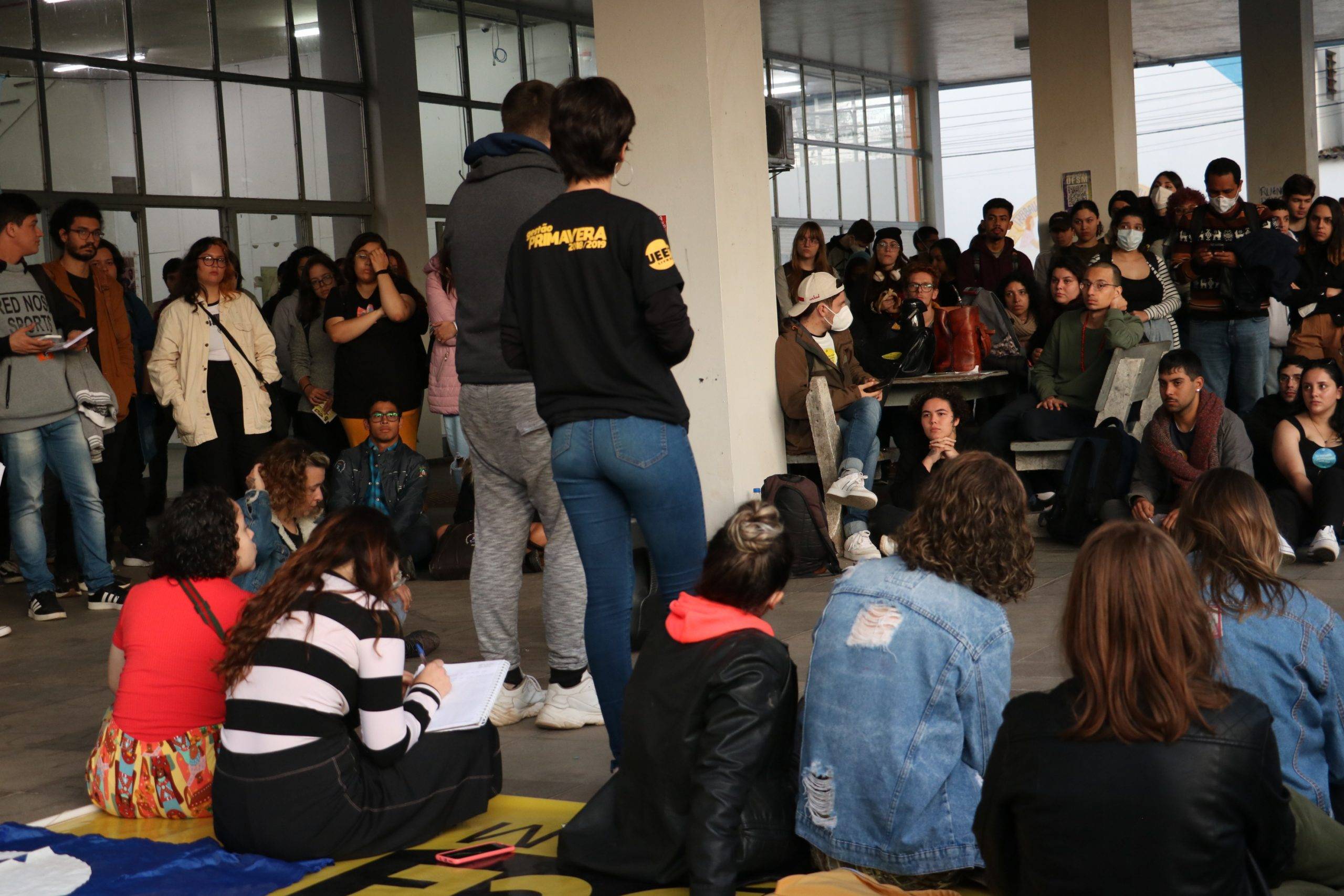 Estudantes promovem Assembleia Geral Extraordinária para debater o aumento do valor das refeições do R.U