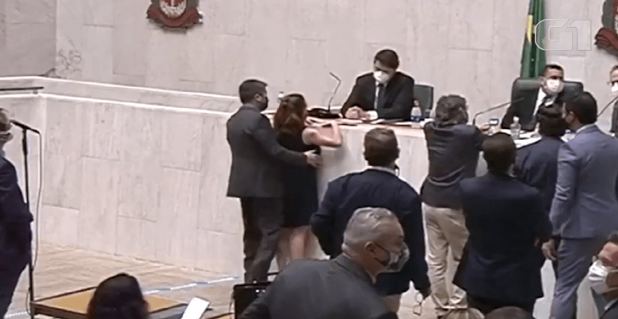 FASUBRA: Nota de solidariedade à deputada Isa Penna