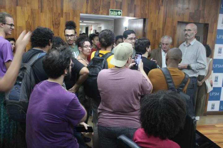 Mobilização garante reunião ampliada com reitor sobre o SiSU nesta terça, 4