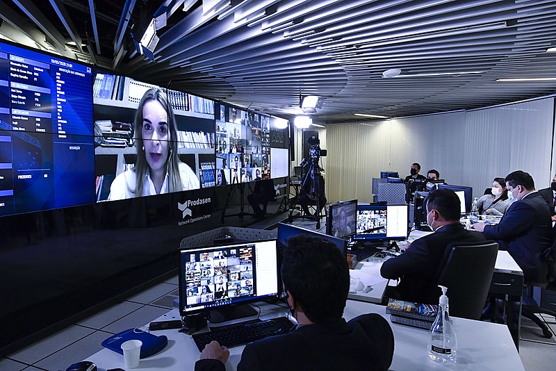 Senado aprova projeto de lei que adia prova do Enem; Maia pede posição de Bolsonaro