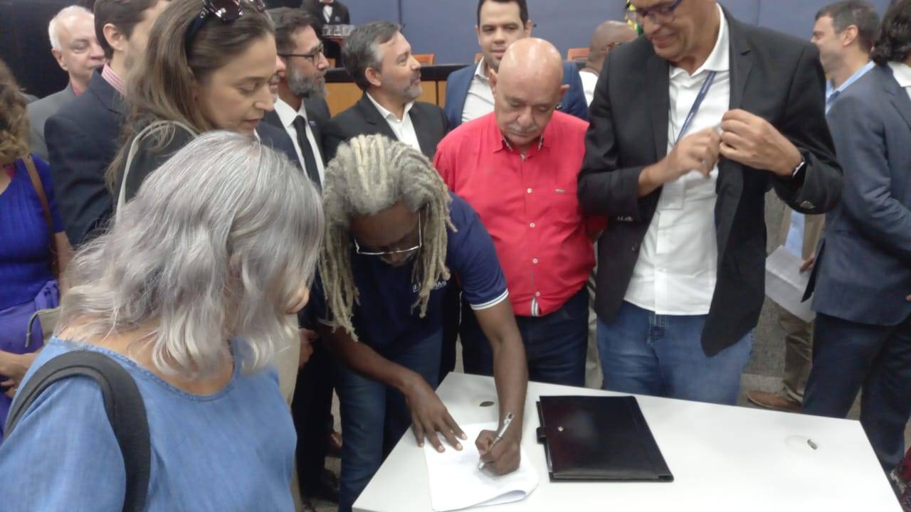 FASUBRA e demais entidades dos SPFs assinam acordo da recomposição emergencial