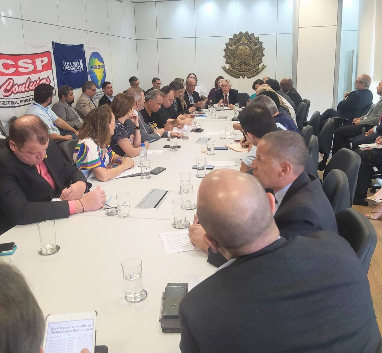 Governo anuncia propostas de recomposição salarial das servidoras e servidores do Executivo