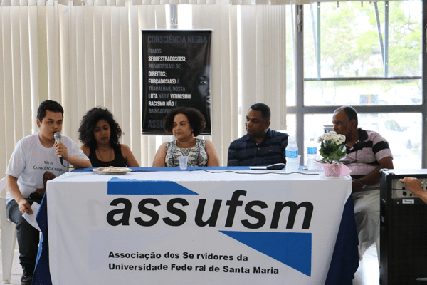 Novembro negro: Debate Sobre Saúde Mental inicia as atividades da Assufsm no Mês da Consciência Negra