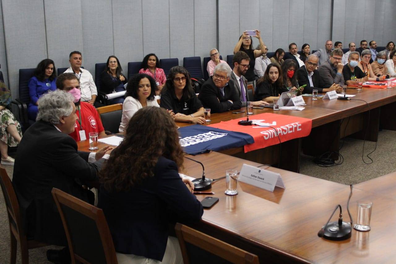 FASUBRA e Fonasefe cobram reajuste salarial e negociação com governo