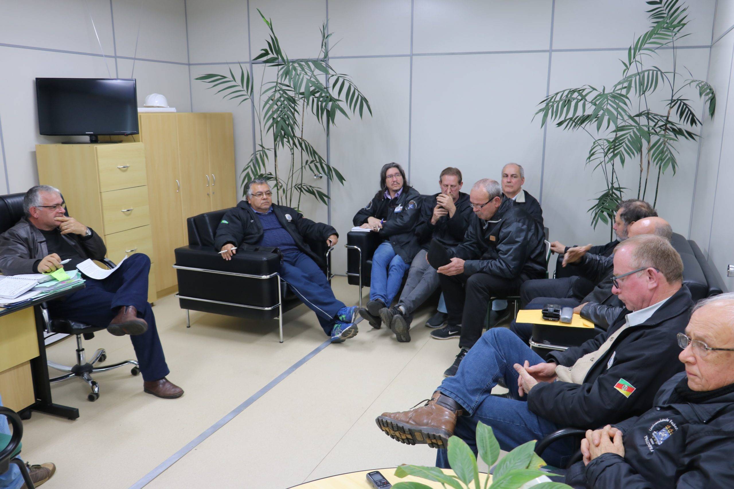 Motoristas levam reivindicações para Pró-Reitoria de Infraestrutura